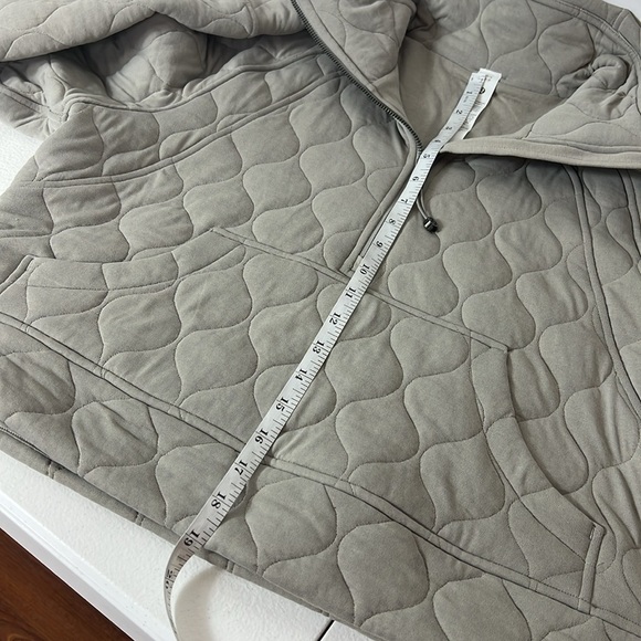 Lululemon  Sz XS/S Scuba Oversized Quilted Half Zip in Riverstone NWT - Picture 8 of 11